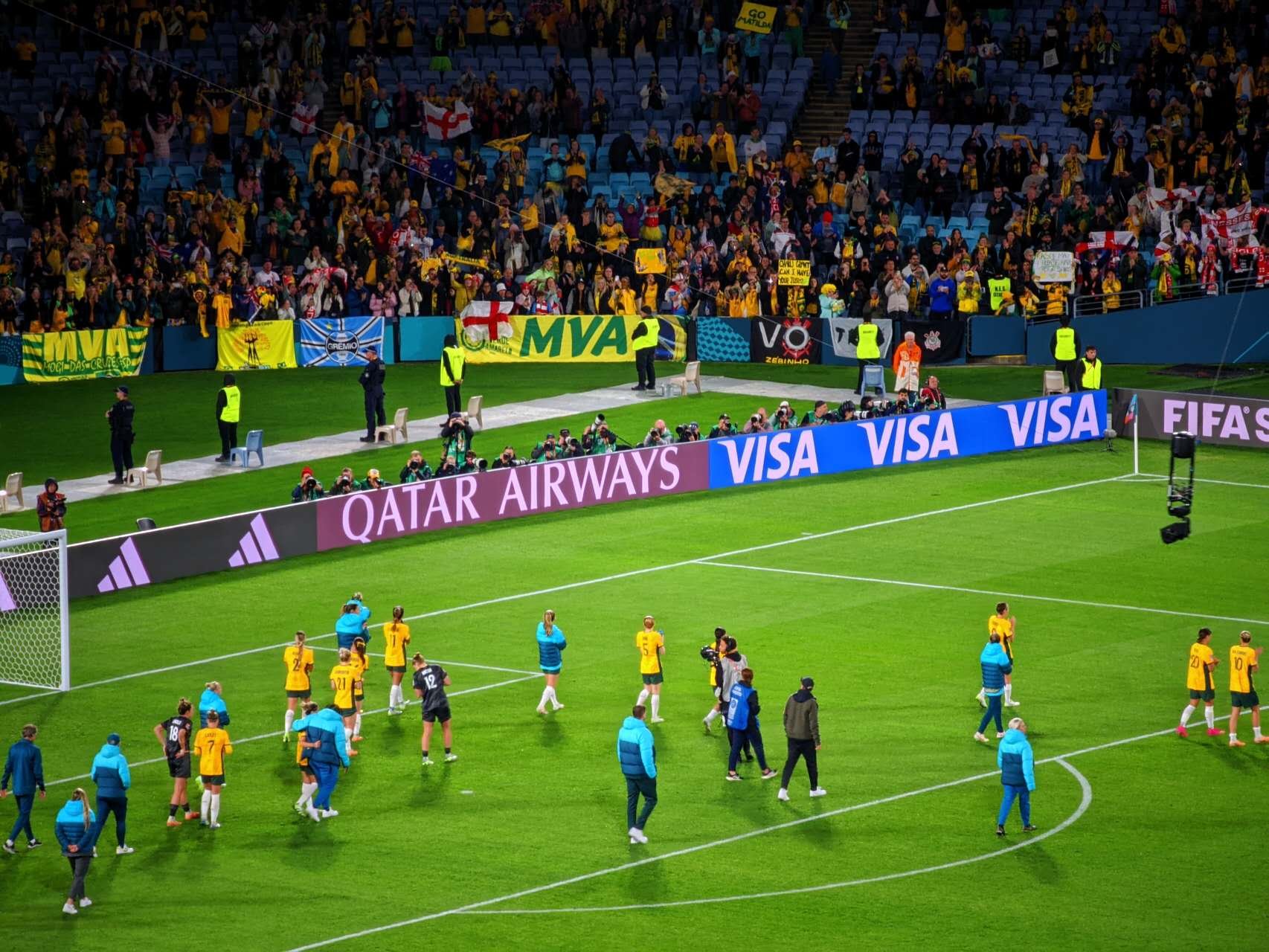 尾轮衬块及驱动轮衬块